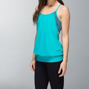 Lululemon No Limits Tank
Blue Tropics / Wee Are From Space Blue Tropics Size 6